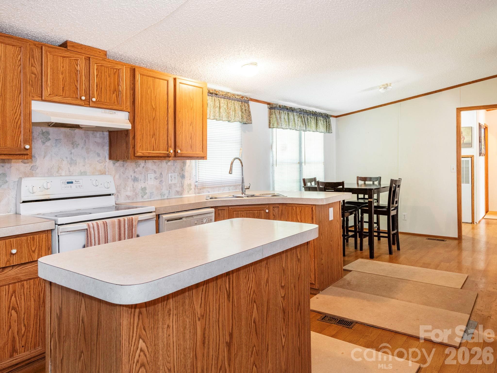 Kitchen and Dining Area - 2292 Thornwell Road, Lancaster