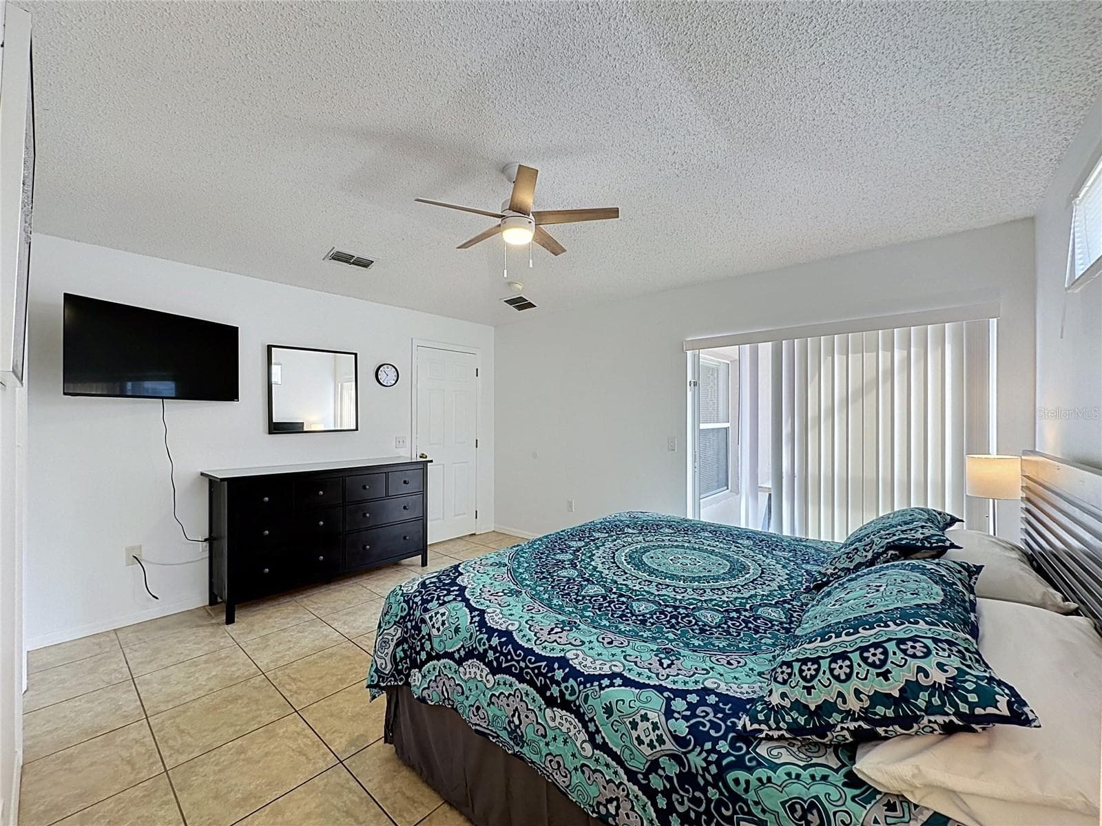 Owner's Suite with access to the pool - 3029 BARBADOS LN, HAINES CITY