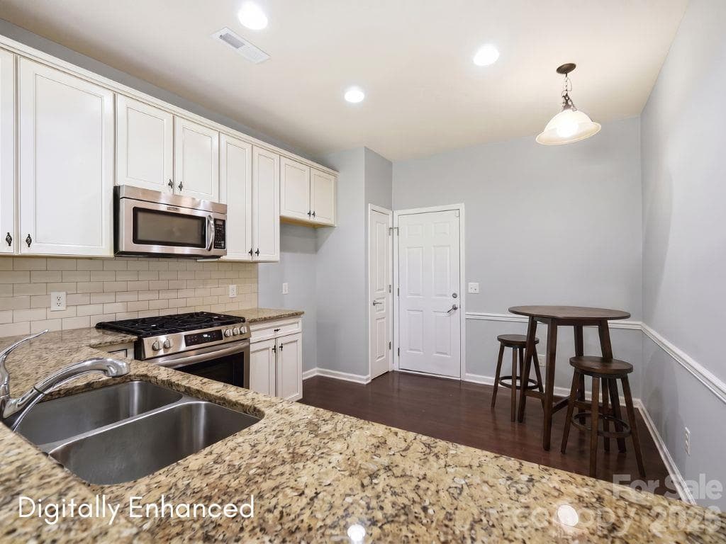 Townhouse at 16852 Dunaverty Place, Charlotte, photo 16 of 45