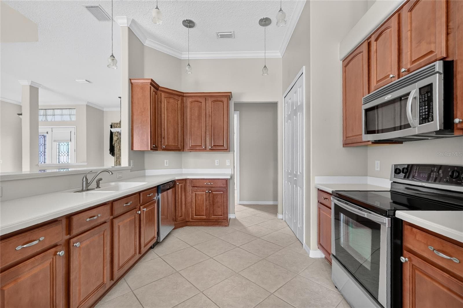 Abundant cabinets - 26717 WETLANDS WAY, LEESBURG