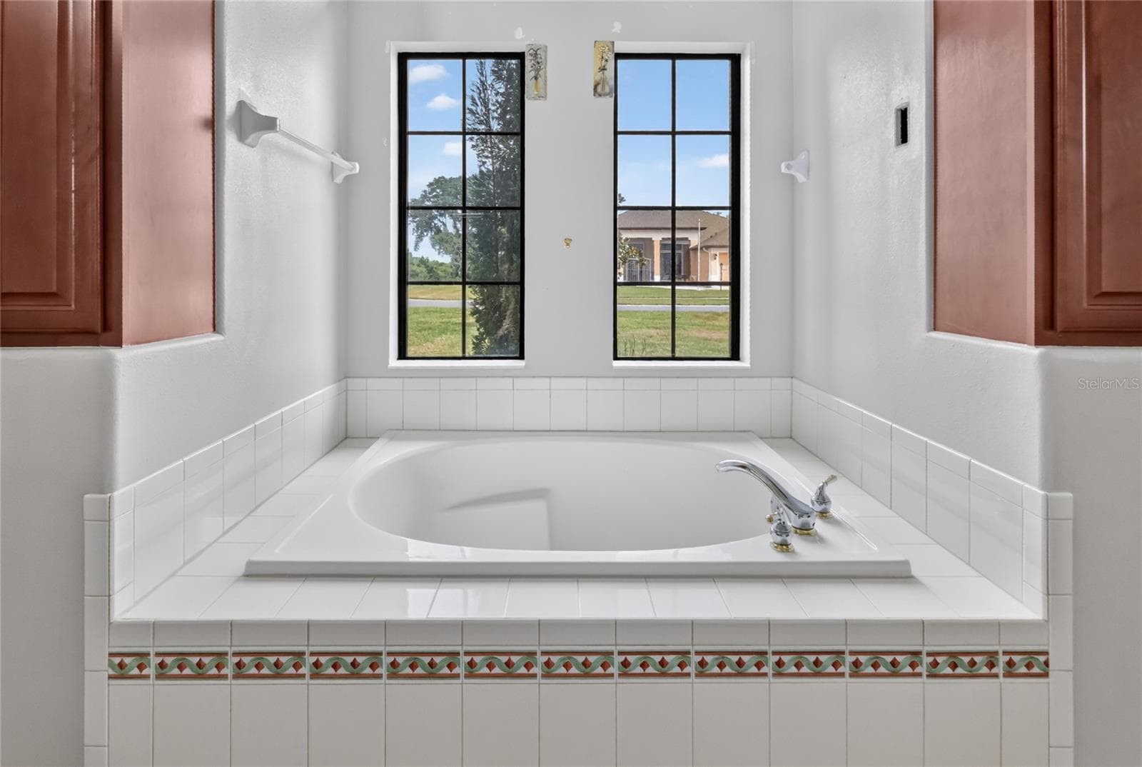 large soaking tub - 26717 WETLANDS WAY, LEESBURG