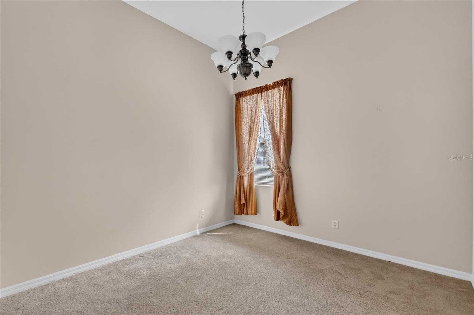 bed 3 - 26717 WETLANDS WAY, LEESBURG