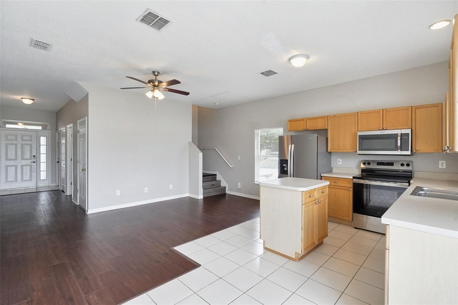 Townhouse at 7041 OPAL DR, LARGO, photo 4 of 25