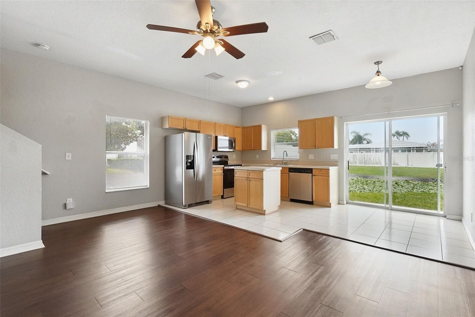 Townhouse at 7041 OPAL DR, LARGO, photo 7 of 25