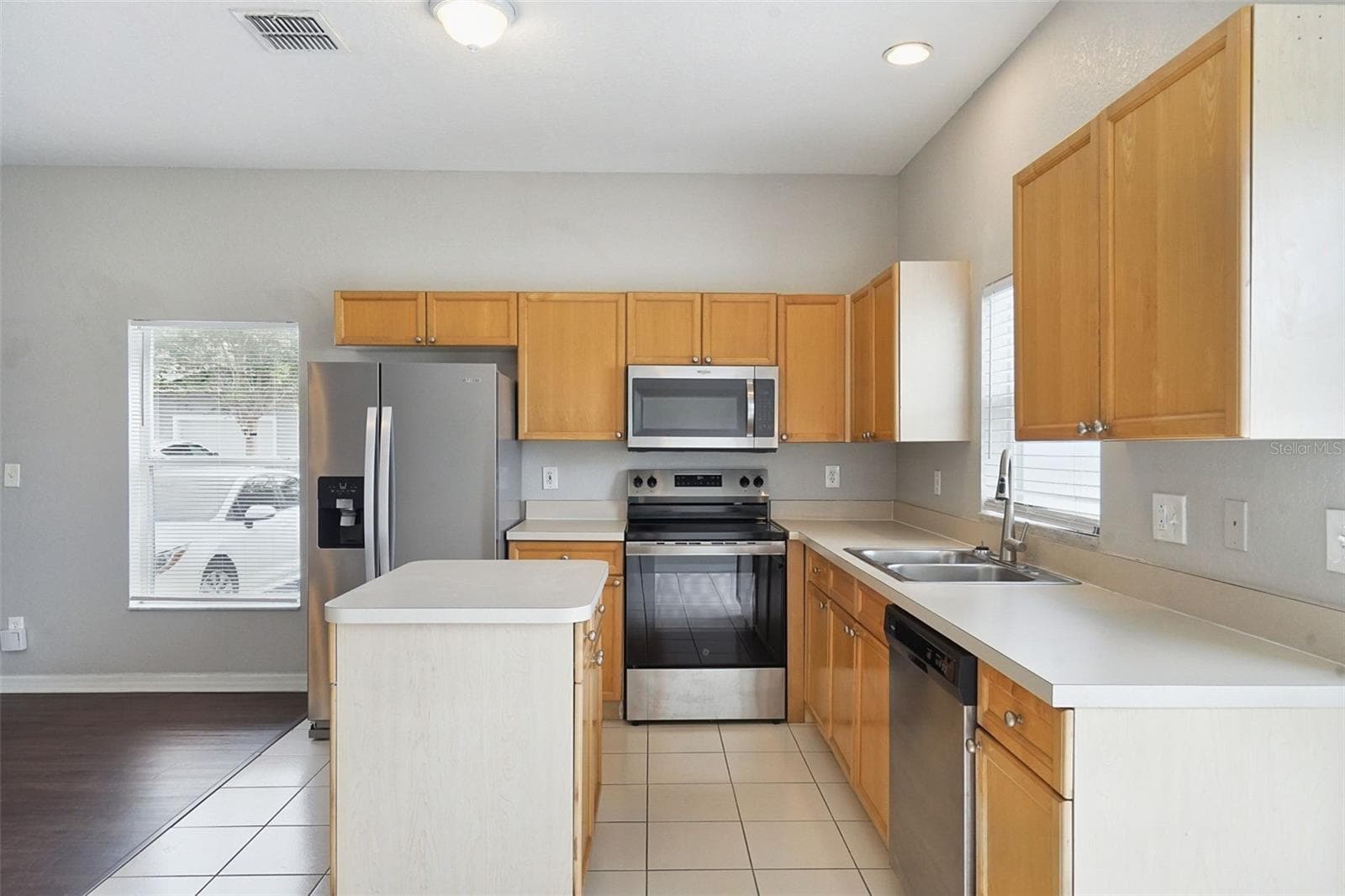 Townhouse at 7041 OPAL DR, LARGO, photo 11 of 25