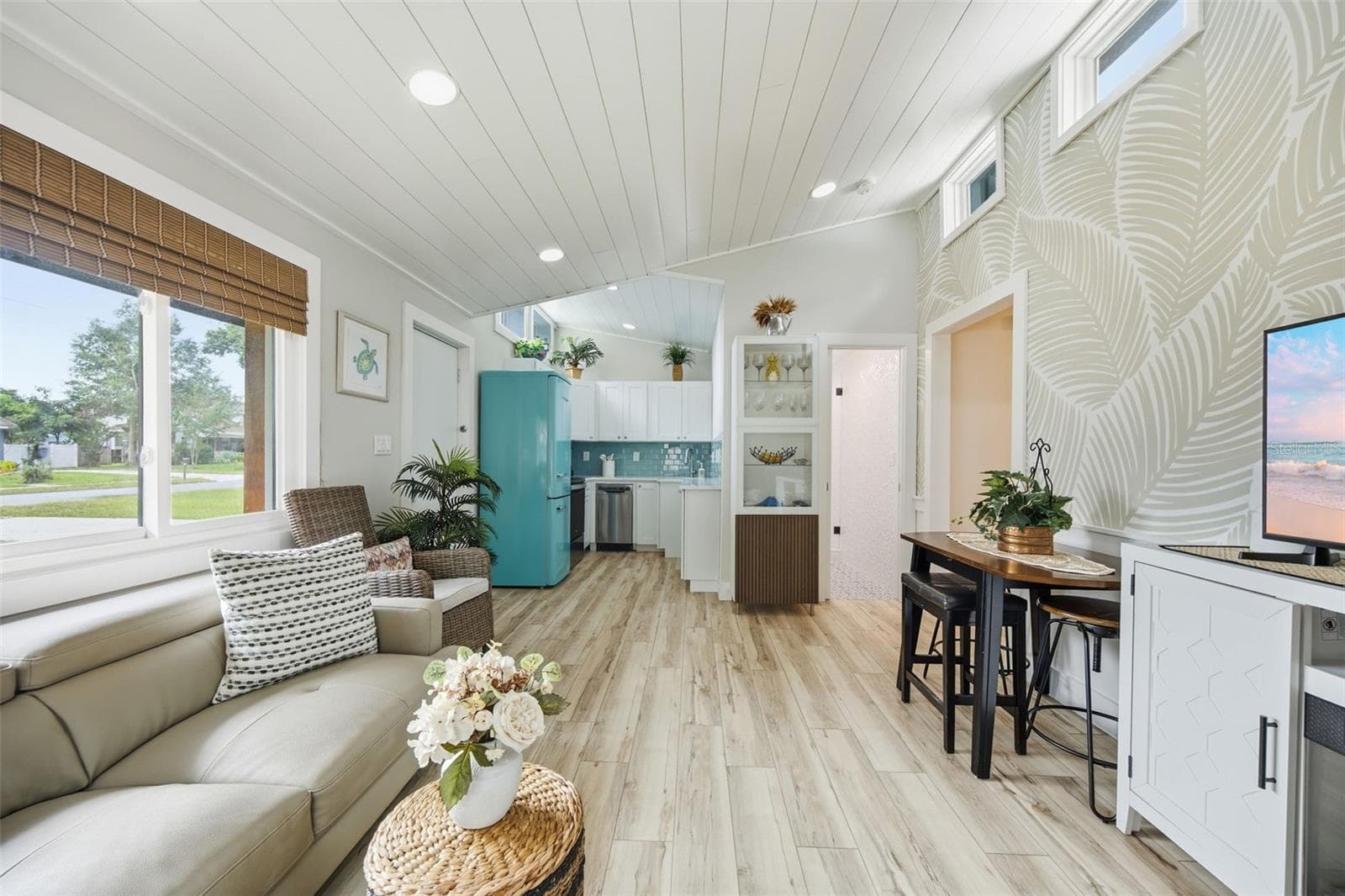 Vaulted shiplap ceilings, abundant natural light - 5837 TENNESSEE AVE, NEW PORT RICHEY