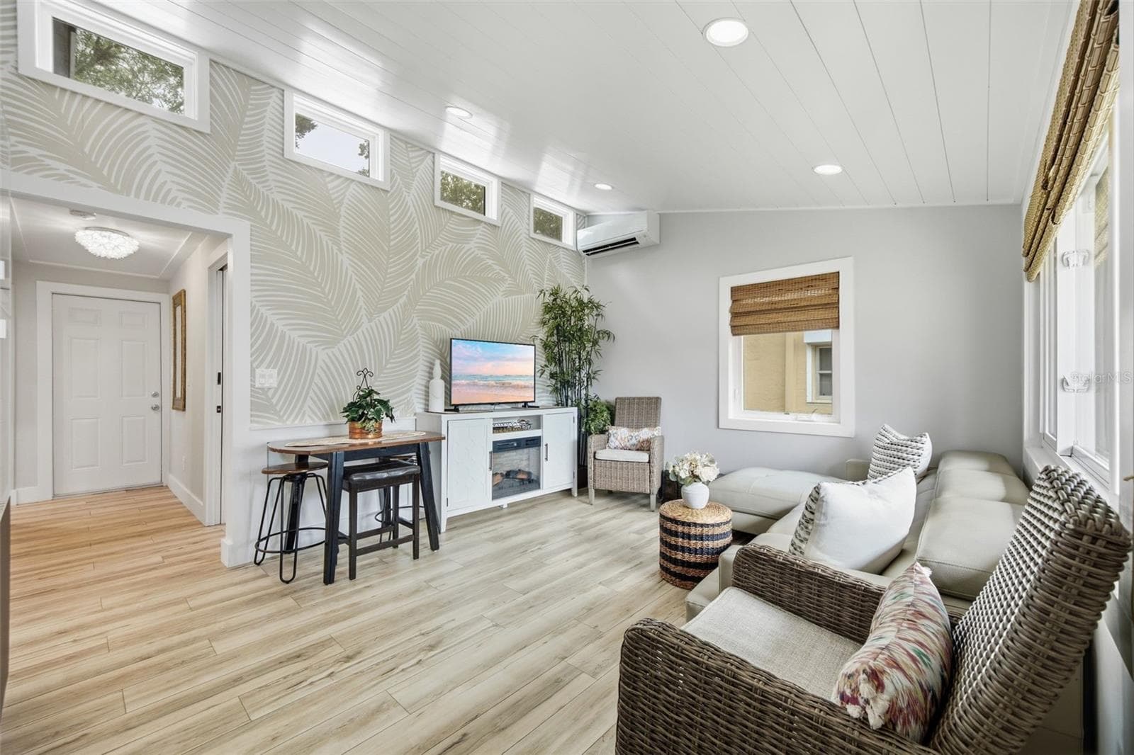 Charming coastal-inspired details - 5837 TENNESSEE AVE, NEW PORT RICHEY