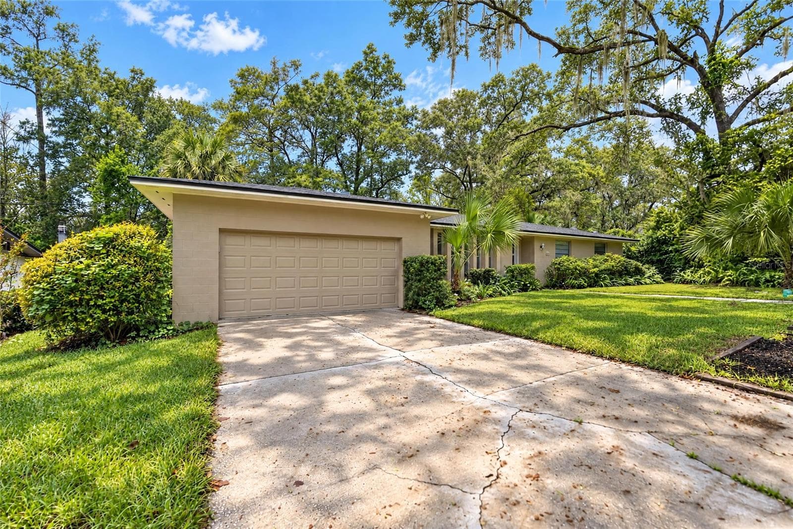 Single Family Residence at 930 NW 37TH TER, GAINESVILLE, photo 2 of 49