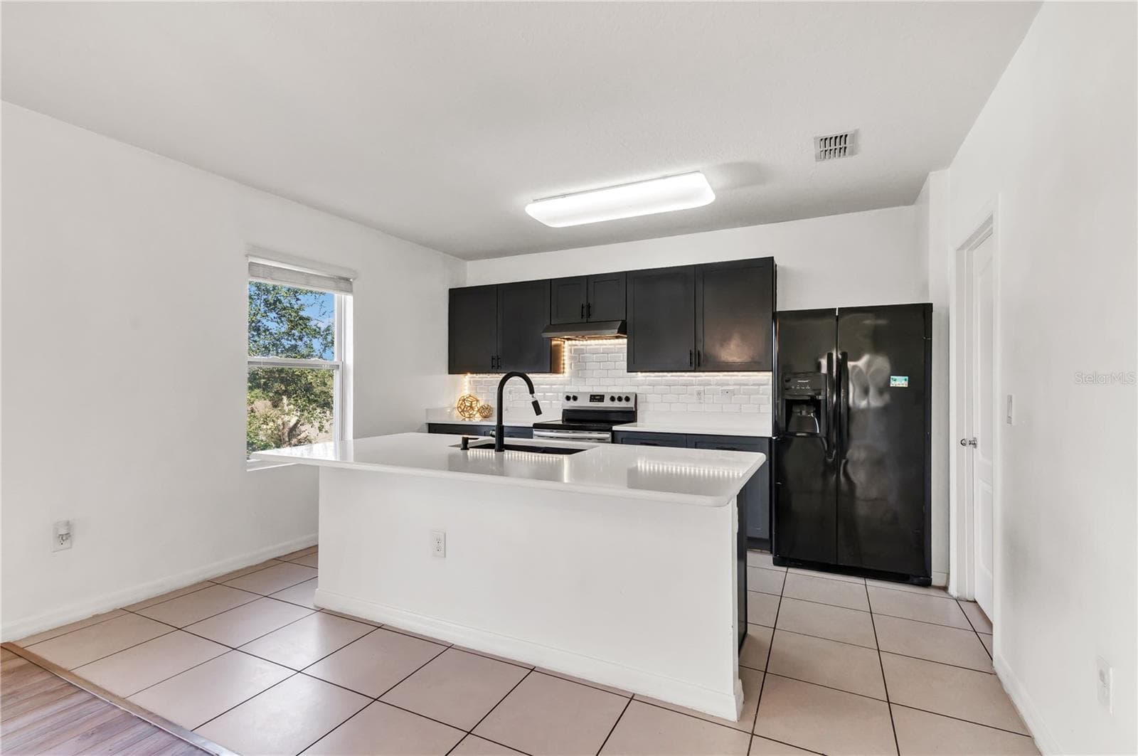 Single Family Residence at 2150 ROCKMART LOOP, TAVARES, photo 12 of 35