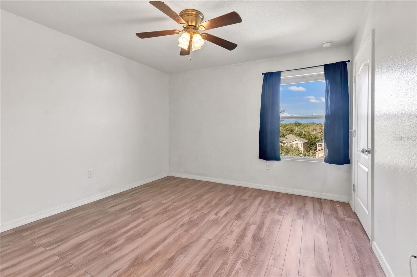 Single Family Residence at 2150 ROCKMART LOOP, TAVARES, photo 26 of 35