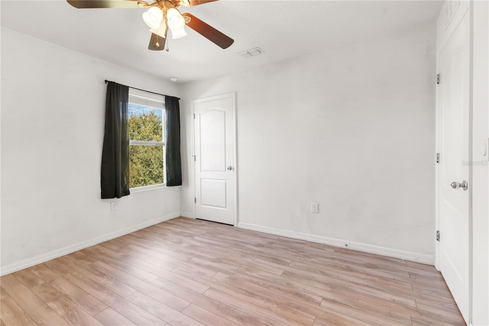 Single Family Residence at 2150 ROCKMART LOOP, TAVARES, photo 27 of 35
