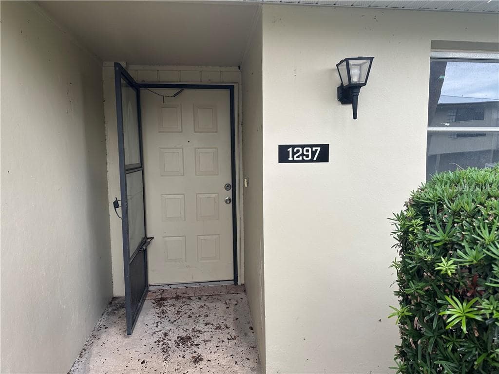 Condominium at CRYSTAL RIVER, photo 2 of 19