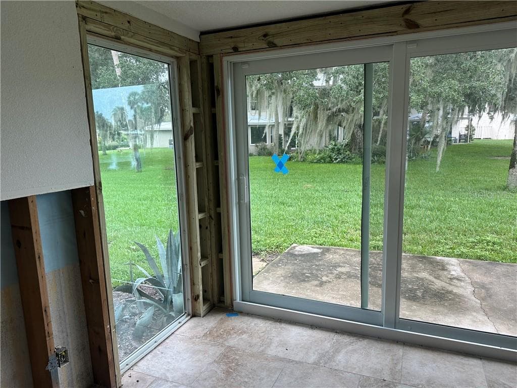 Condominium at CRYSTAL RIVER, photo 5 of 19