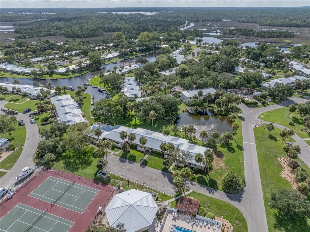 Condominium at CRYSTAL RIVER, photo 10 of 19