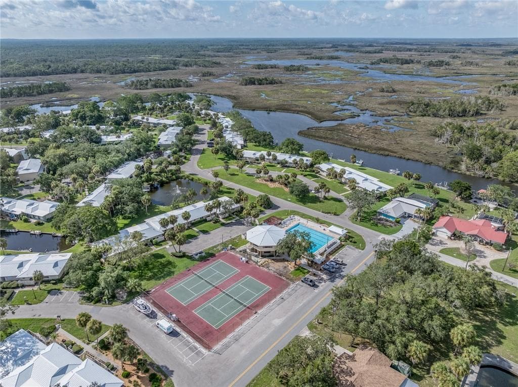 Condominium at CRYSTAL RIVER, photo 11 of 19