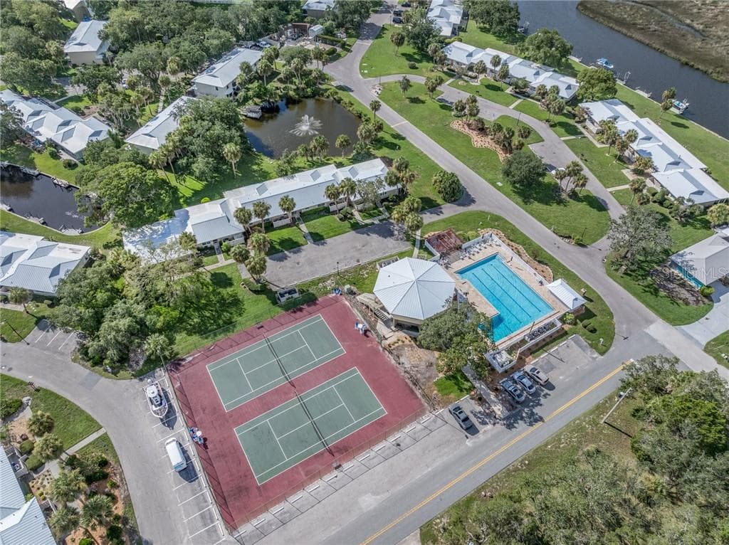Condominium at CRYSTAL RIVER, photo 12 of 19
