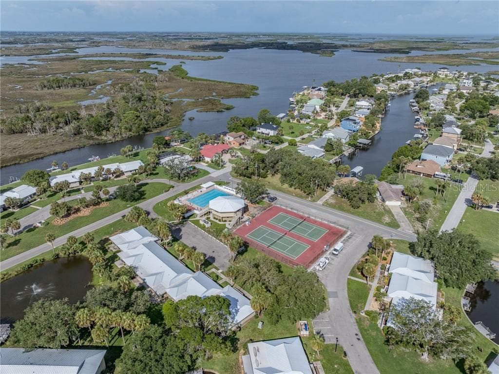 Condominium at CRYSTAL RIVER, photo 16 of 19