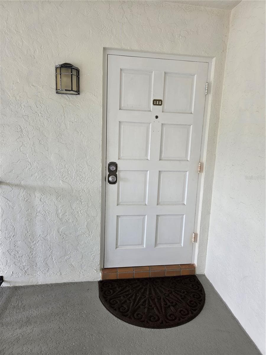 Condominium at 5800 HOLLYWOOD BLVD #125, SARASOTA, photo 3 of 25
