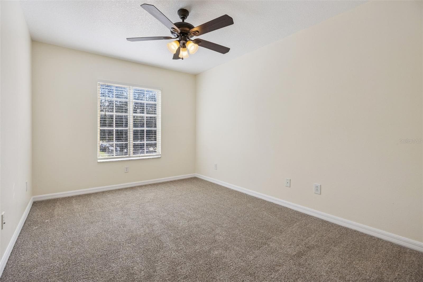 Bedroom 3 (9'6" x 17'11") with new carpet - 2020 PORTCASTLE CIR, WINTER GARDEN