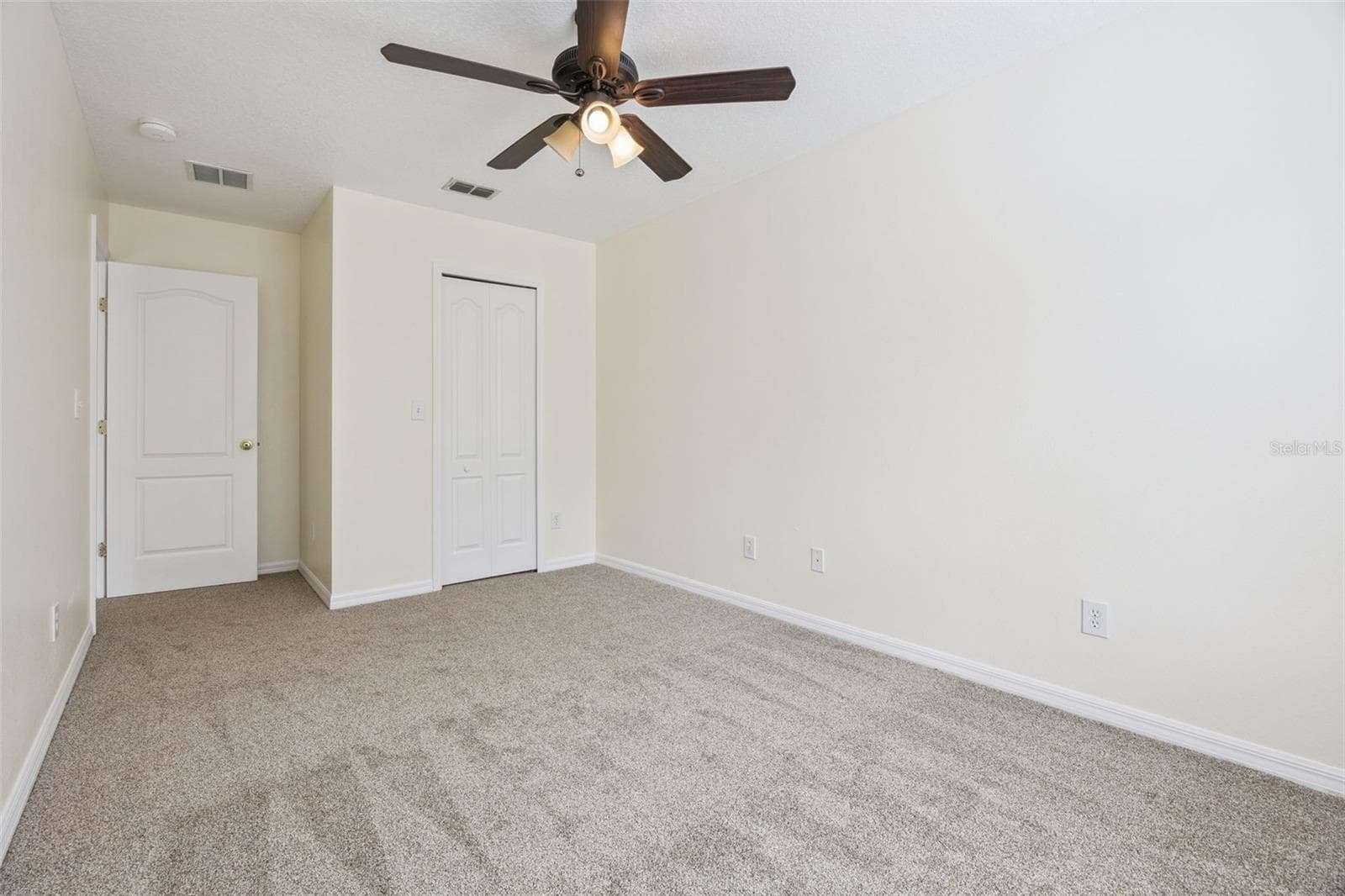 Bedroom 3 (9'6" x 17'11") with closet - 2020 PORTCASTLE CIR, WINTER GARDEN