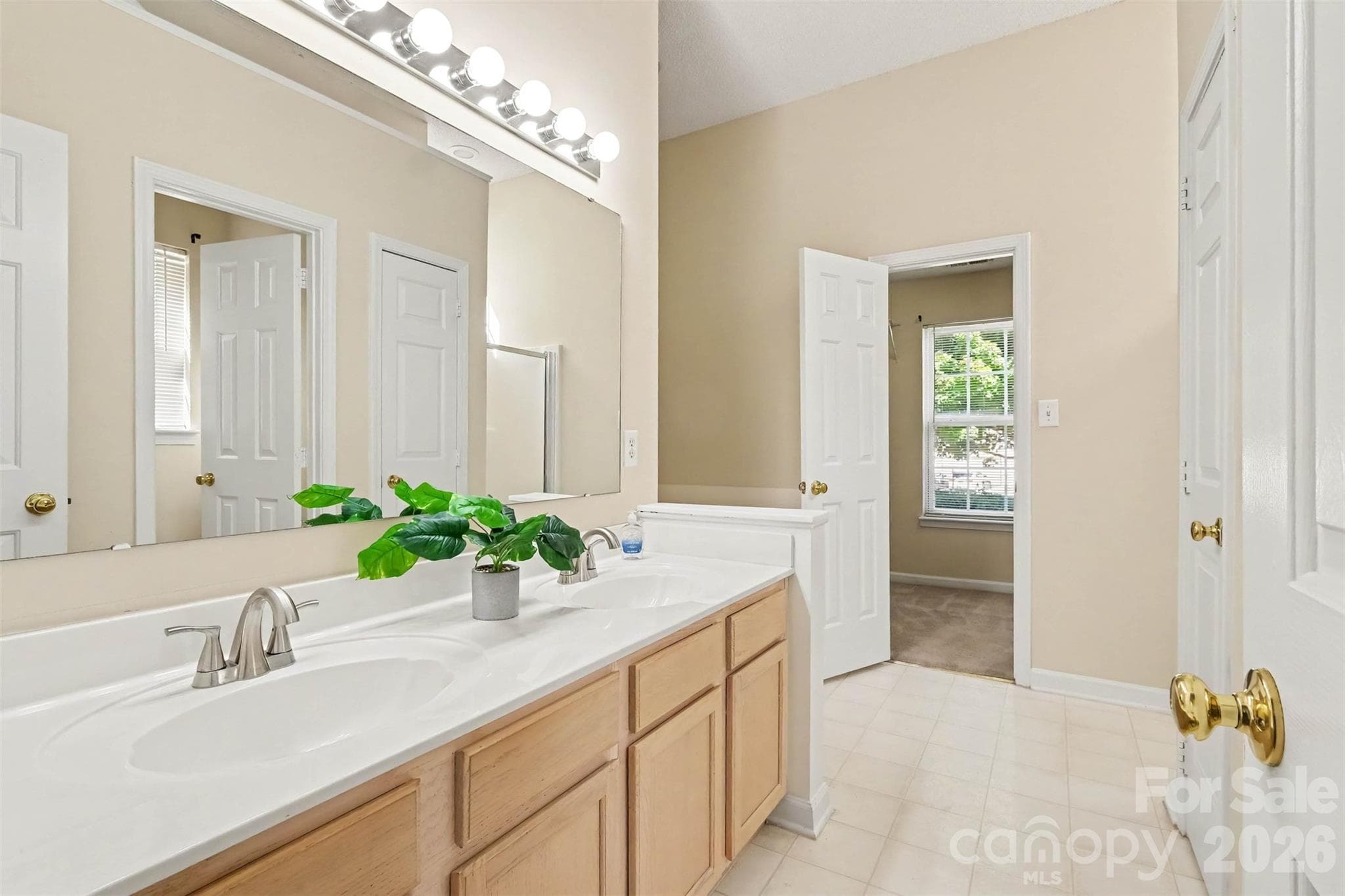 Primary en-suite large bathroom - 11609 Long Forest Drive, Charlotte