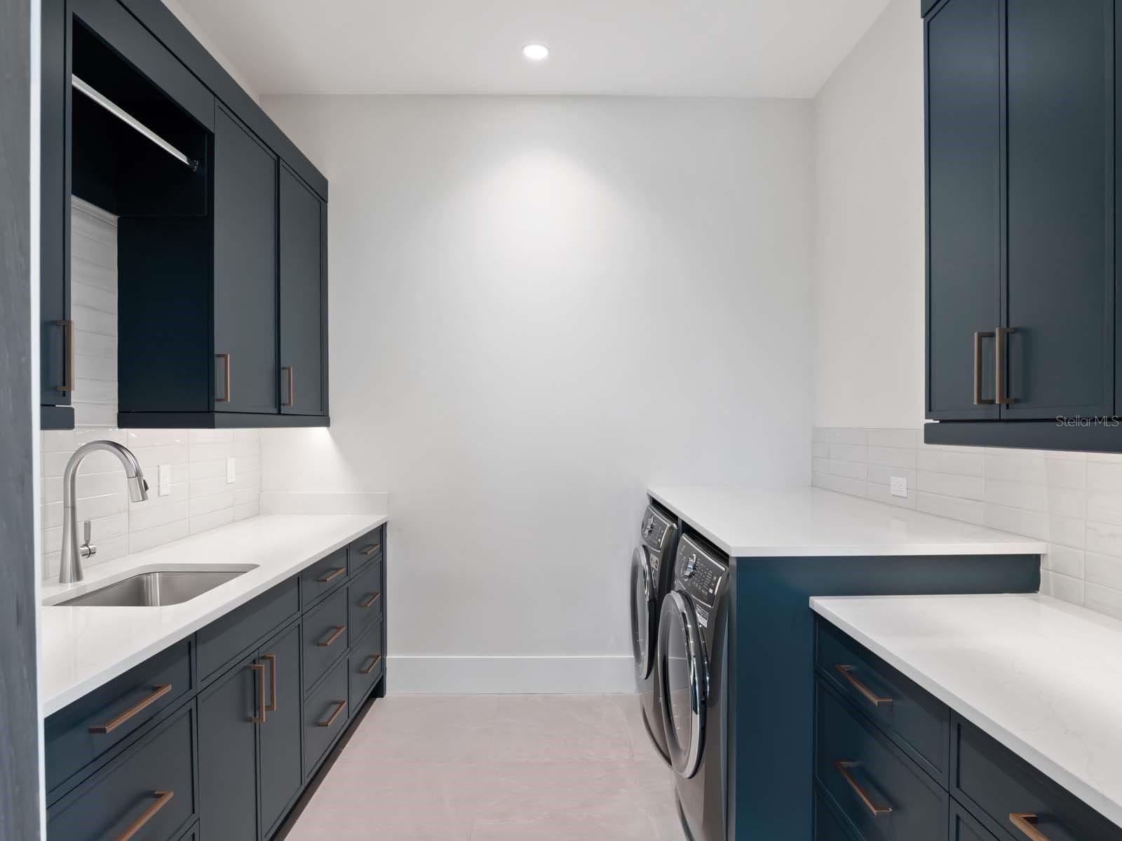 Downstairs Laundry - 11043 CROMWELL RD, ORLANDO