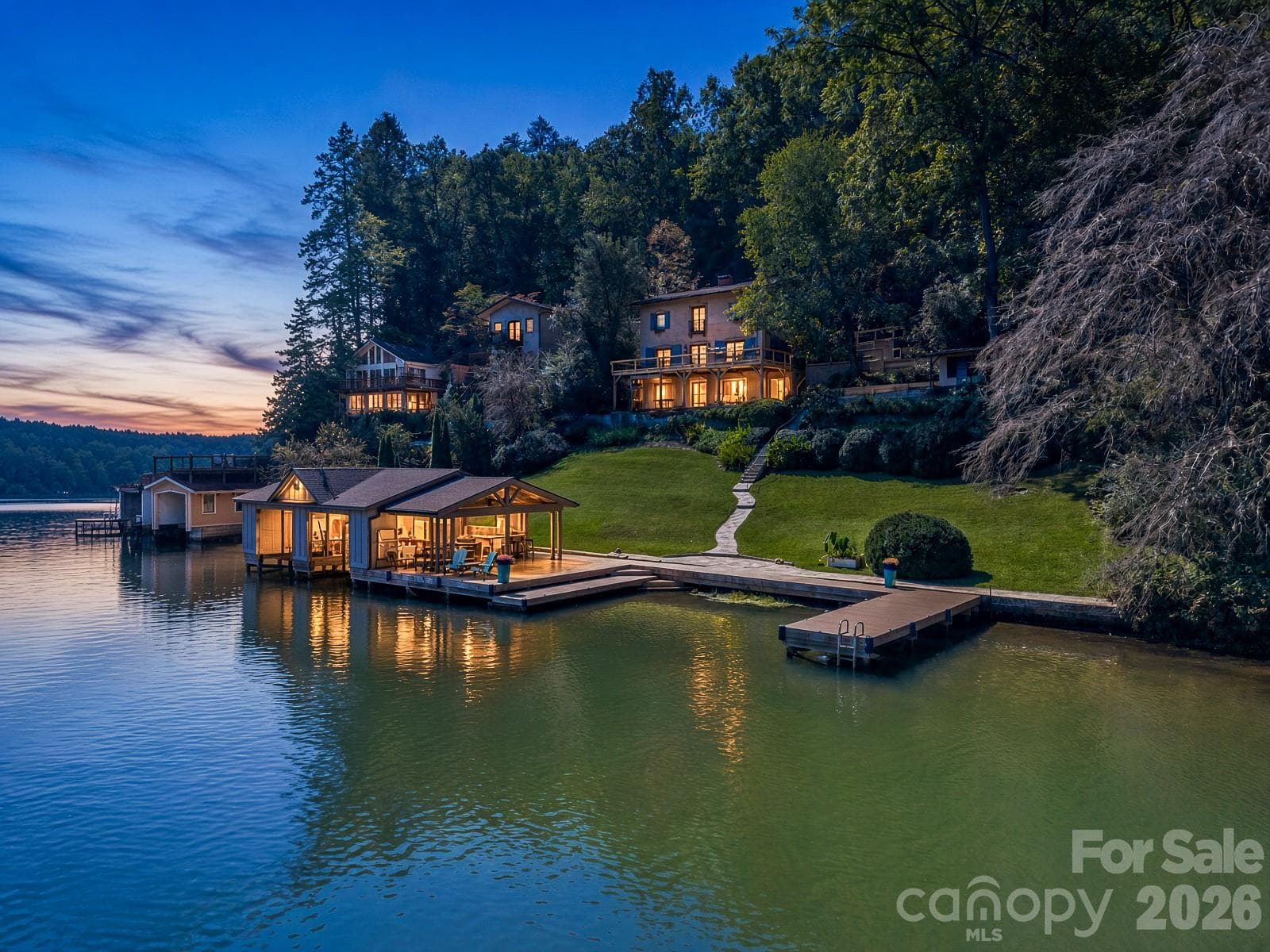325 Tryon Bay Circle