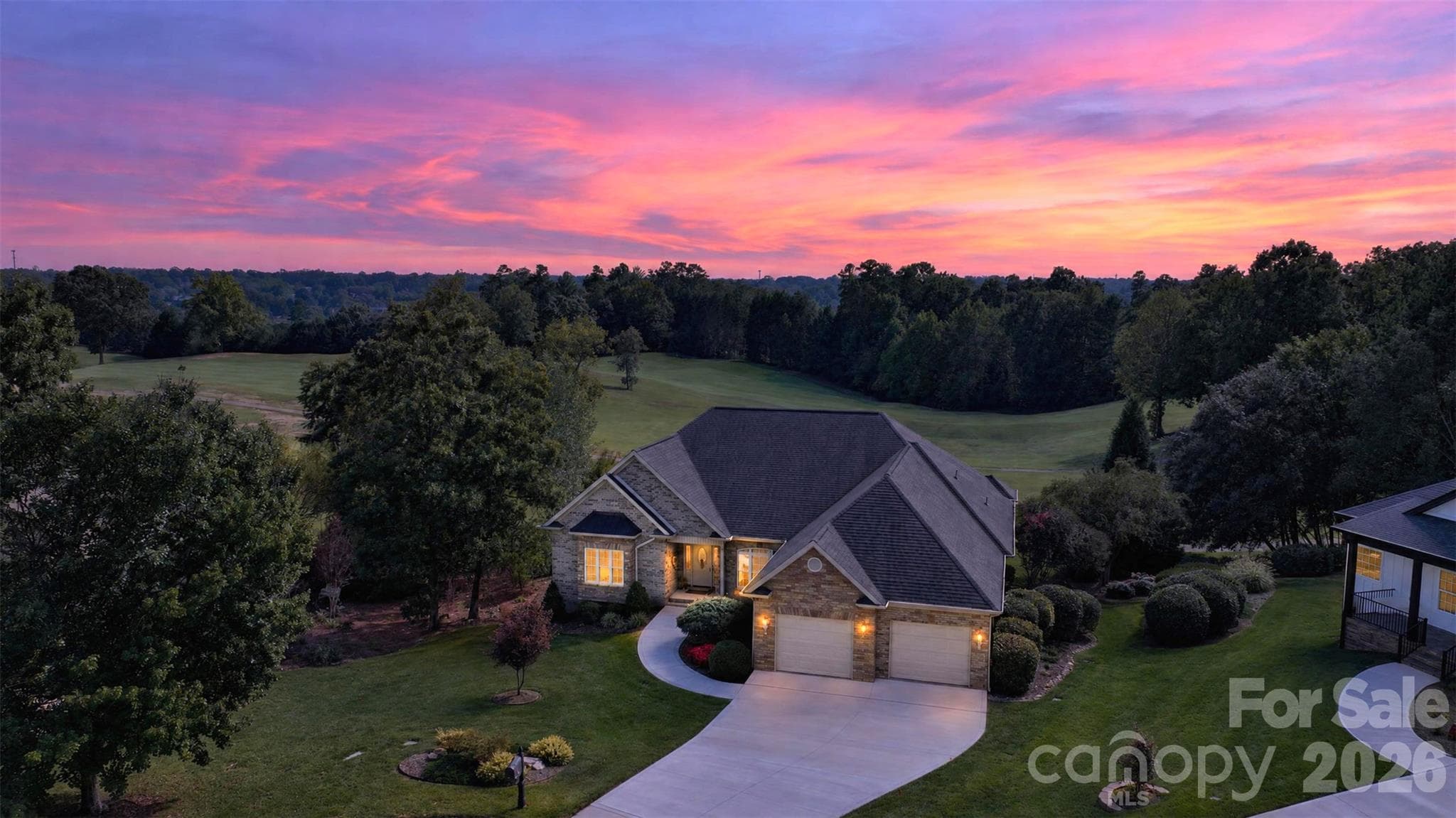 Single Family Residence at 76 Divot Court, Hickory, photo 2 of 48