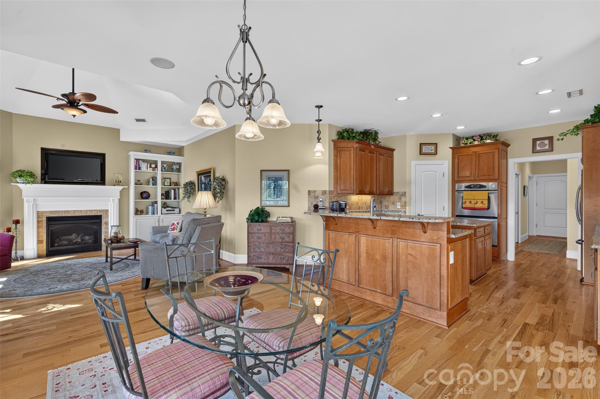 Single Family Residence at 76 Divot Court, Hickory, photo 17 of 48