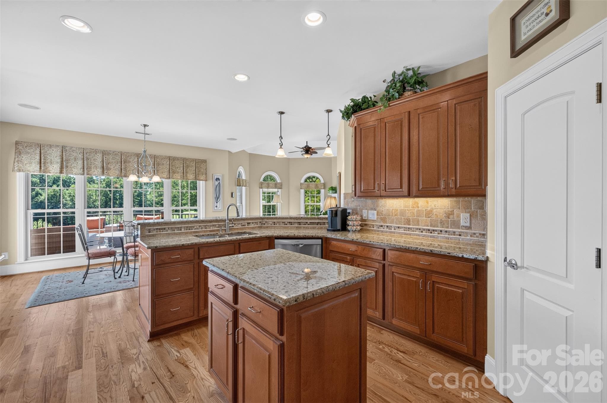 Single Family Residence at 76 Divot Court, Hickory, photo 20 of 48
