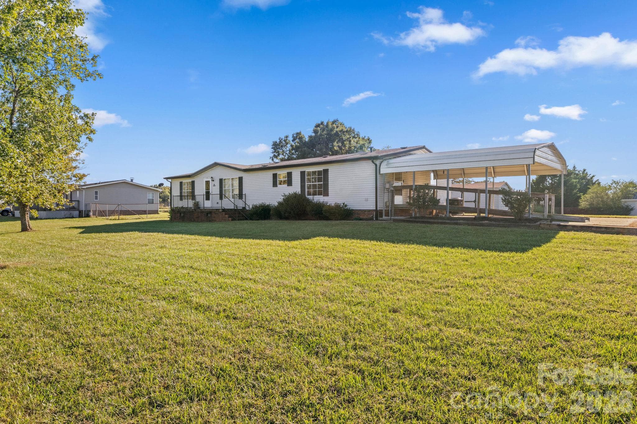 Single Family Residence at 25 Lineside Drive, Stony Point, photo 3 of 16