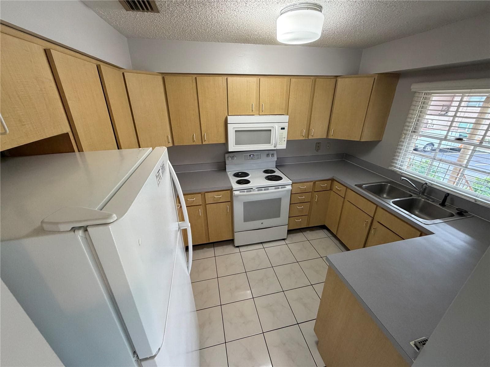 Condominium at 612 GEORGETOWN DR #C, CASSELBERRY, photo 6 of 32
