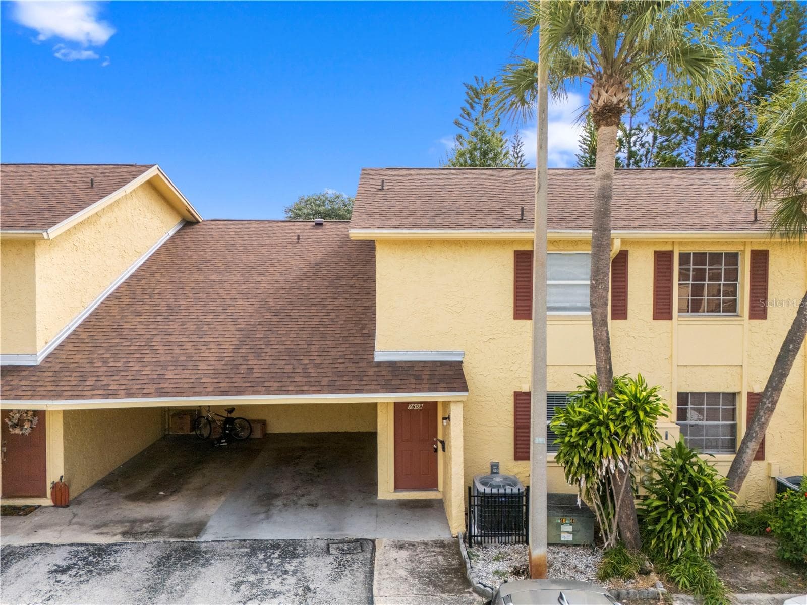 Condominium at 7609 LA MESITA CT, TAMPA, photo 2 of 45