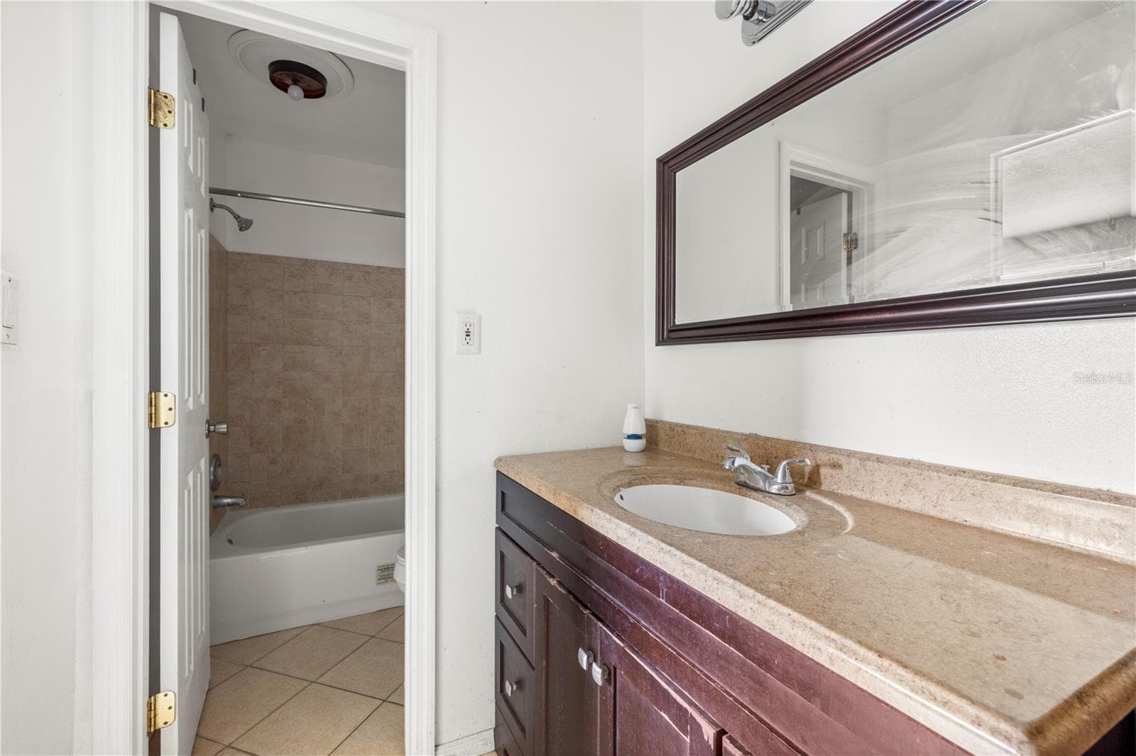 Condominium at 7609 LA MESITA CT, TAMPA, photo 22 of 45