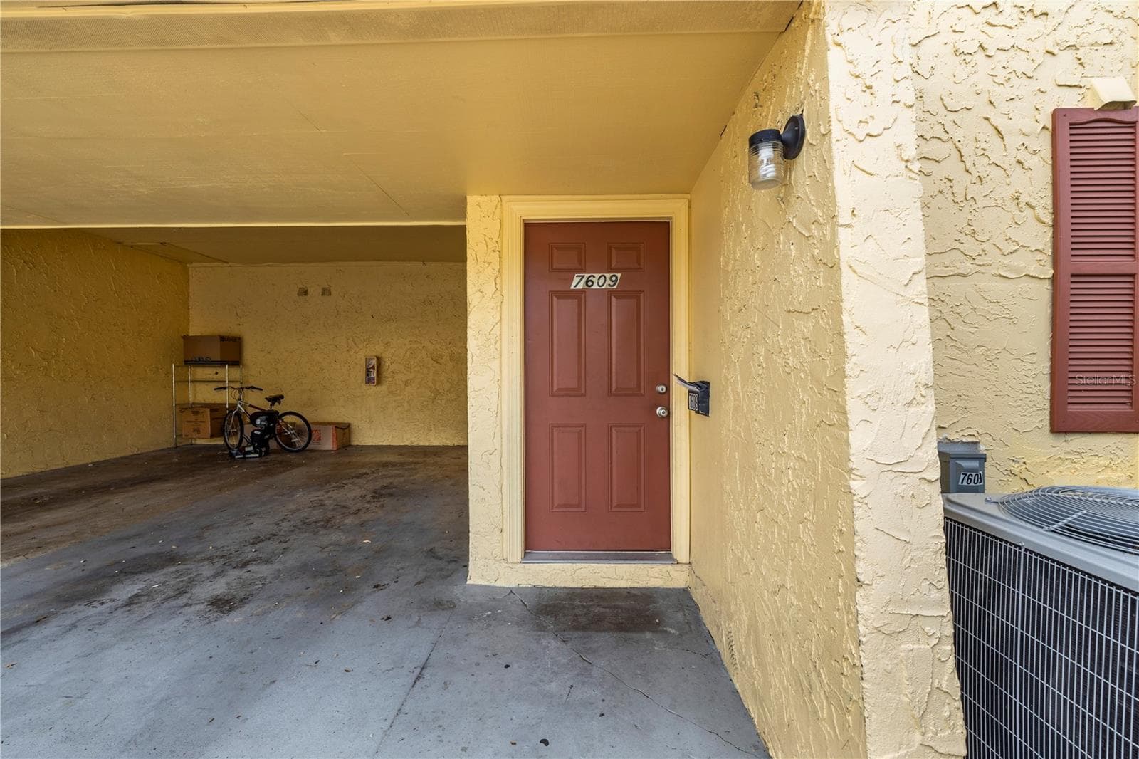 Condominium at 7609 LA MESITA CT, TAMPA, photo 32 of 45