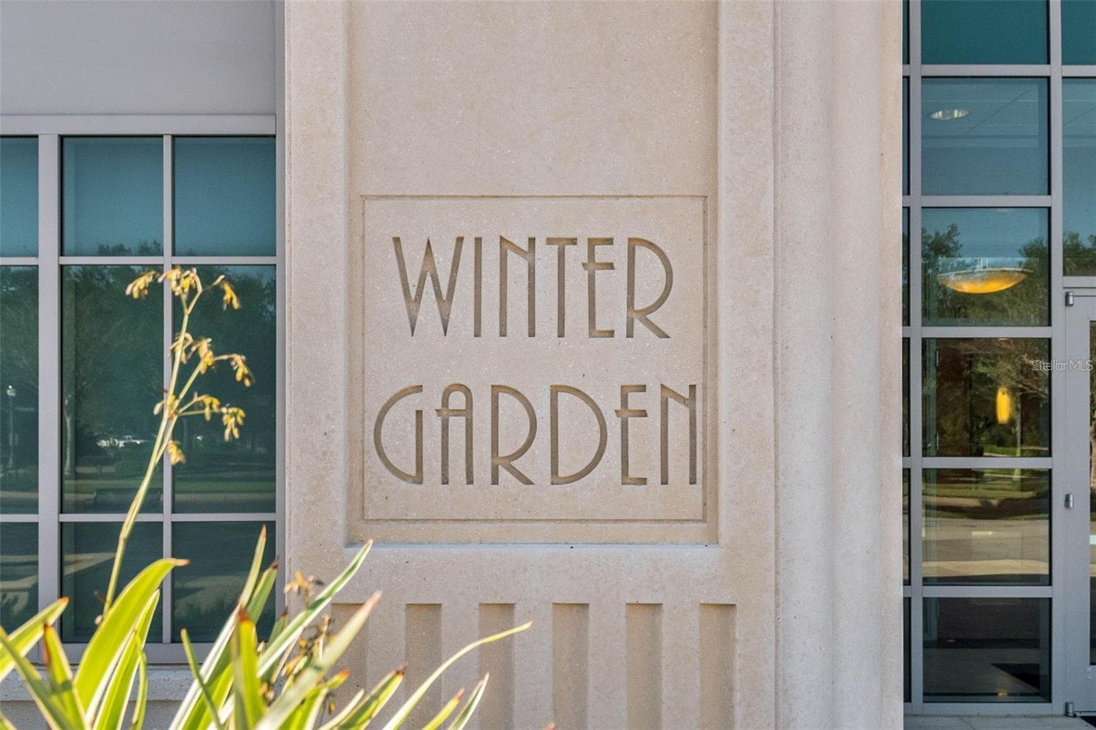 Discover Winter Garden’s charm, with inviting shops, local dining, and scenic outdoor spaces. - 1316 SOUTHERN SUN DRIVE, OAKLAND