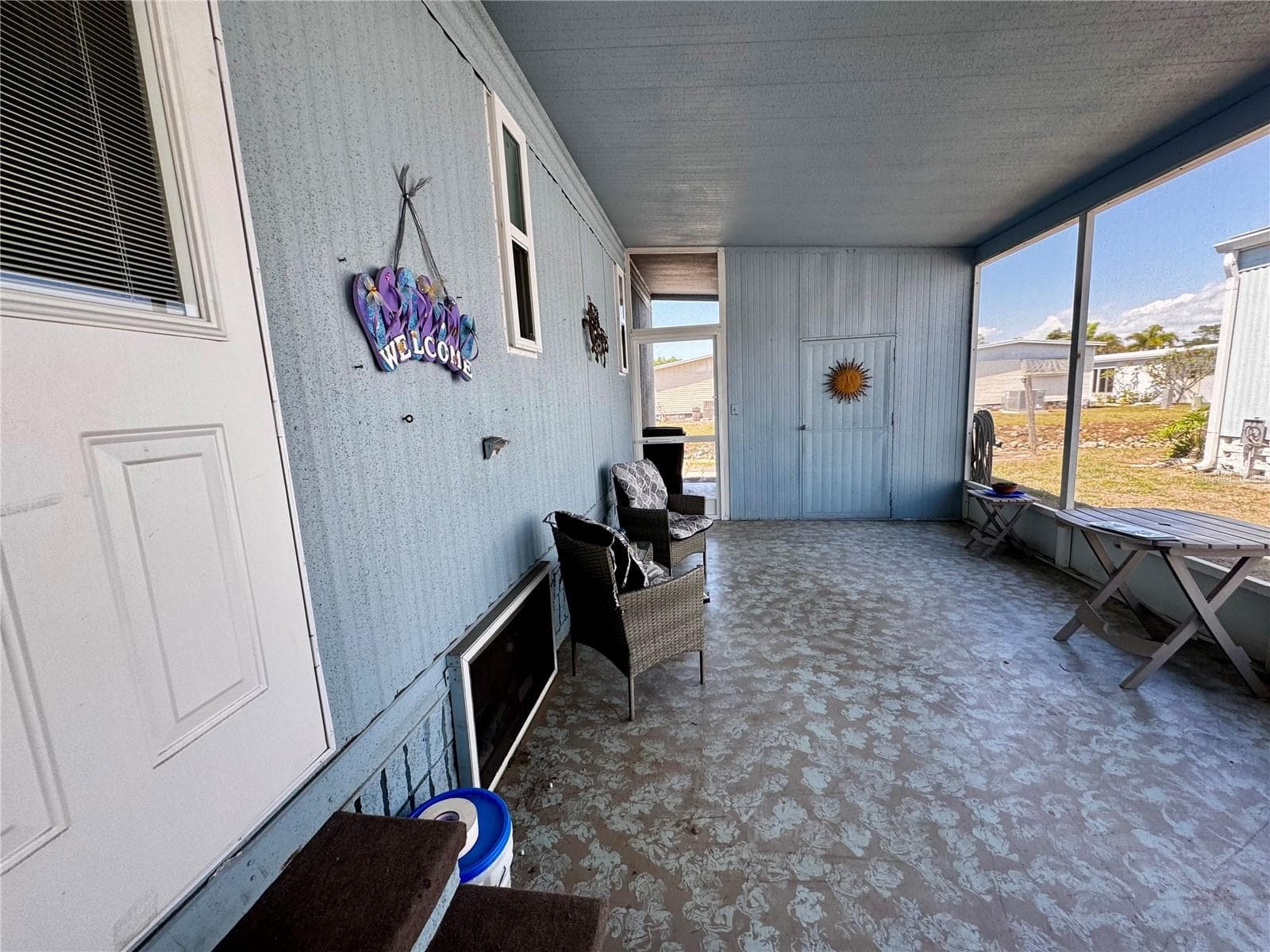 Screened in outdoor patio - 5619 BAYSHORE RD #120, PALMETTO