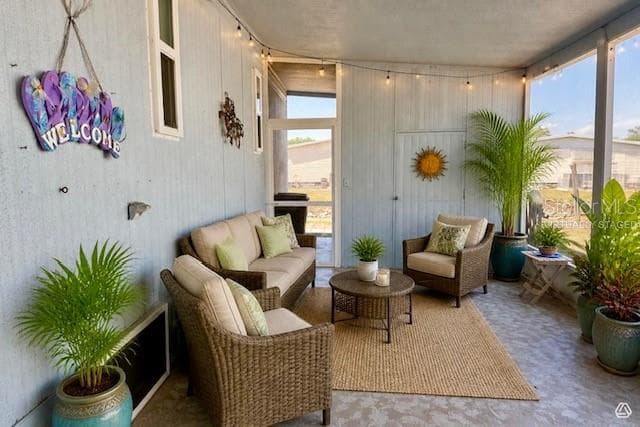 Virtually staged outdoor patio - 5619 BAYSHORE RD #120, PALMETTO