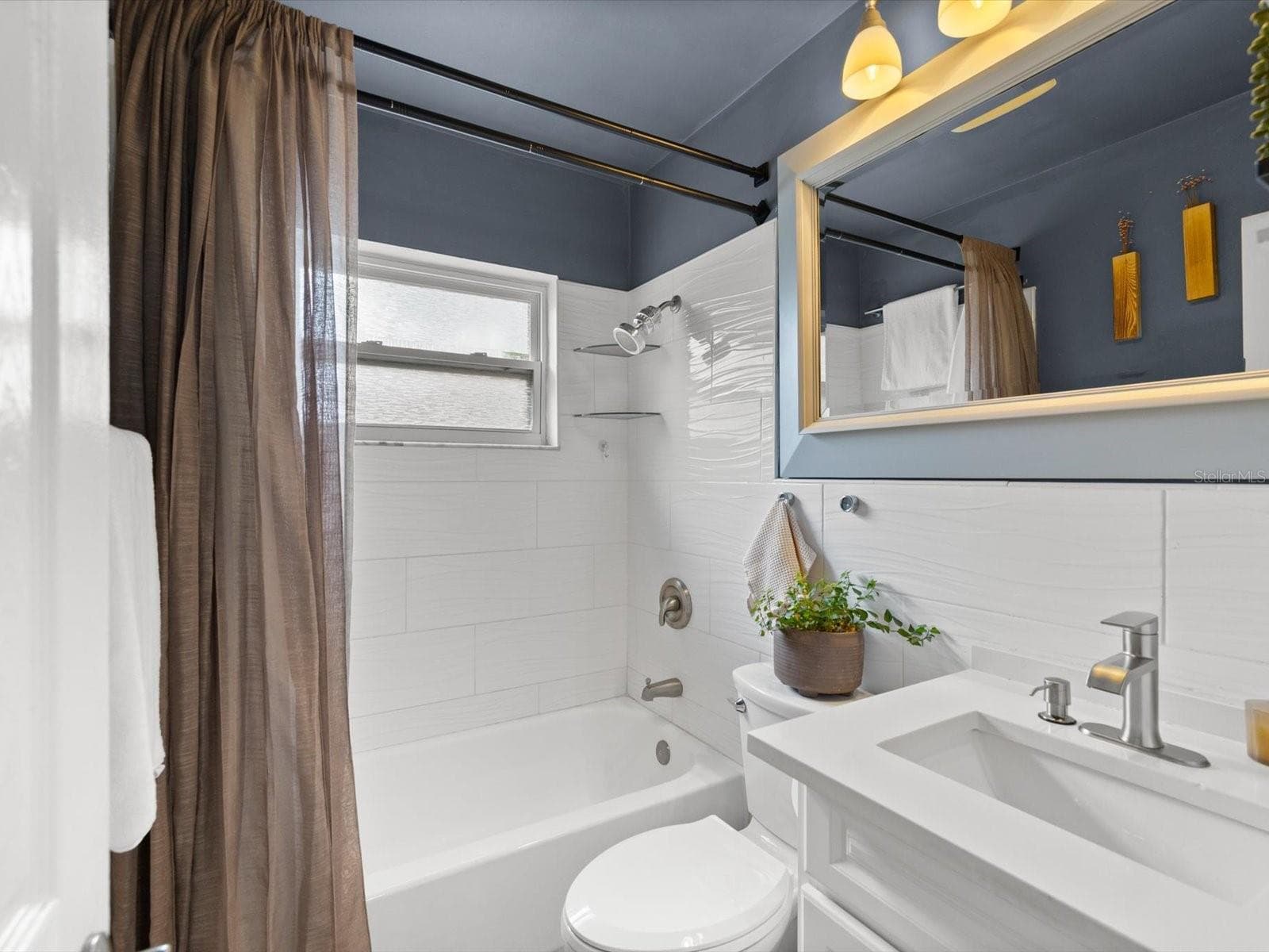hallway bathroom - 2375 81ST ST N, ST PETERSBURG
