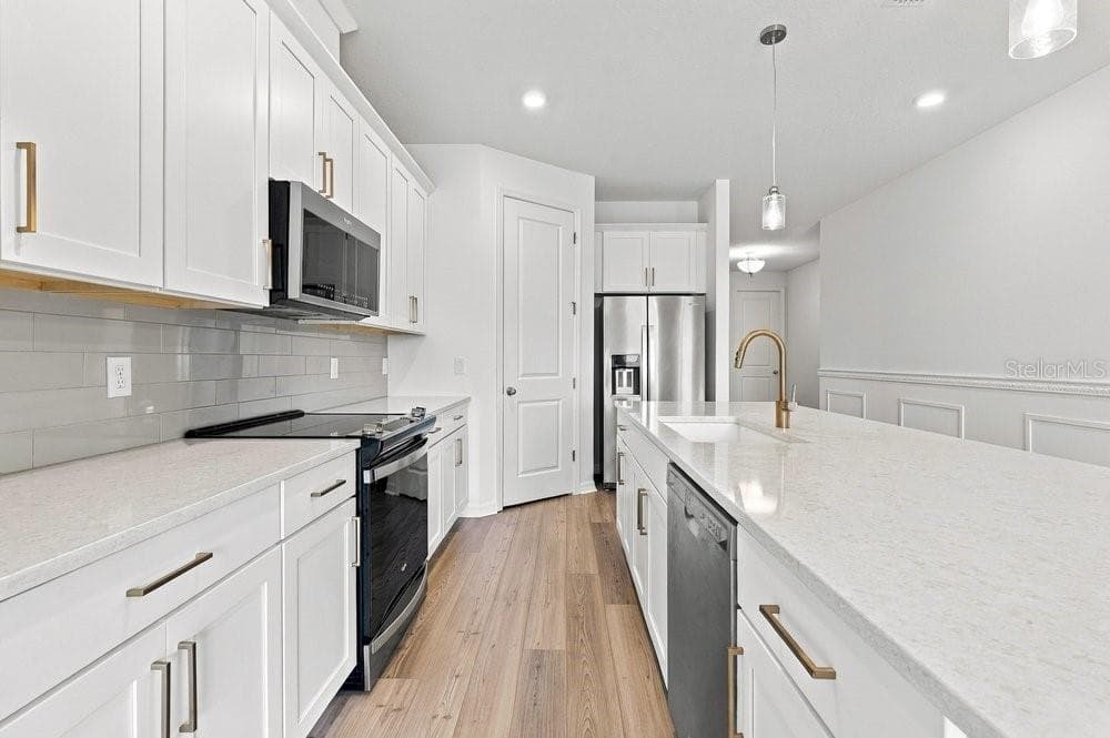 Gold finishes - 2378 GOLD DUST DR, MINNEOLA