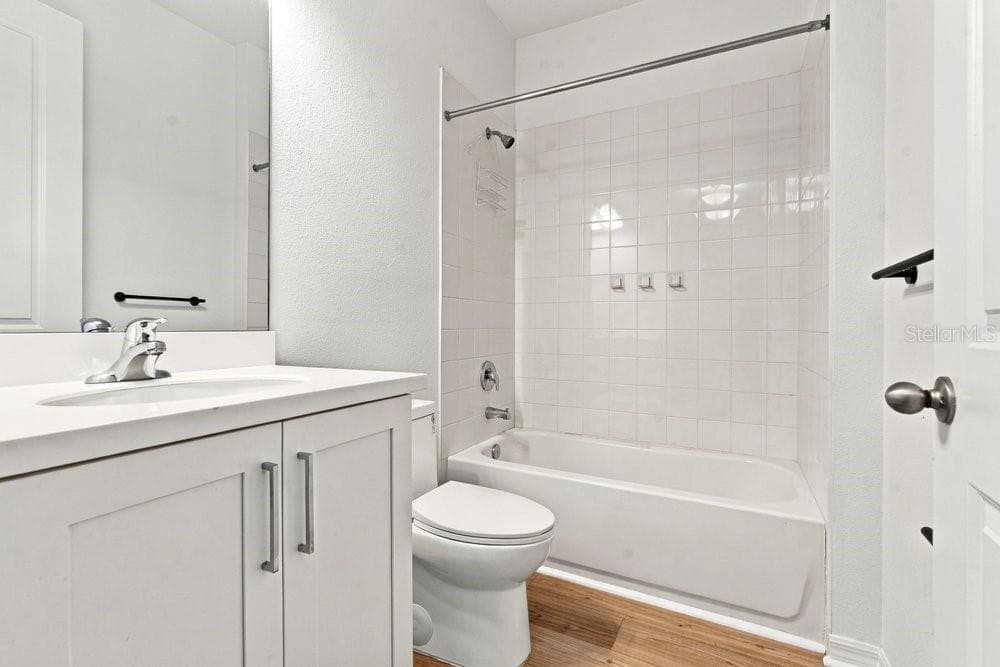 Secondary Bath - 2378 GOLD DUST DR, MINNEOLA