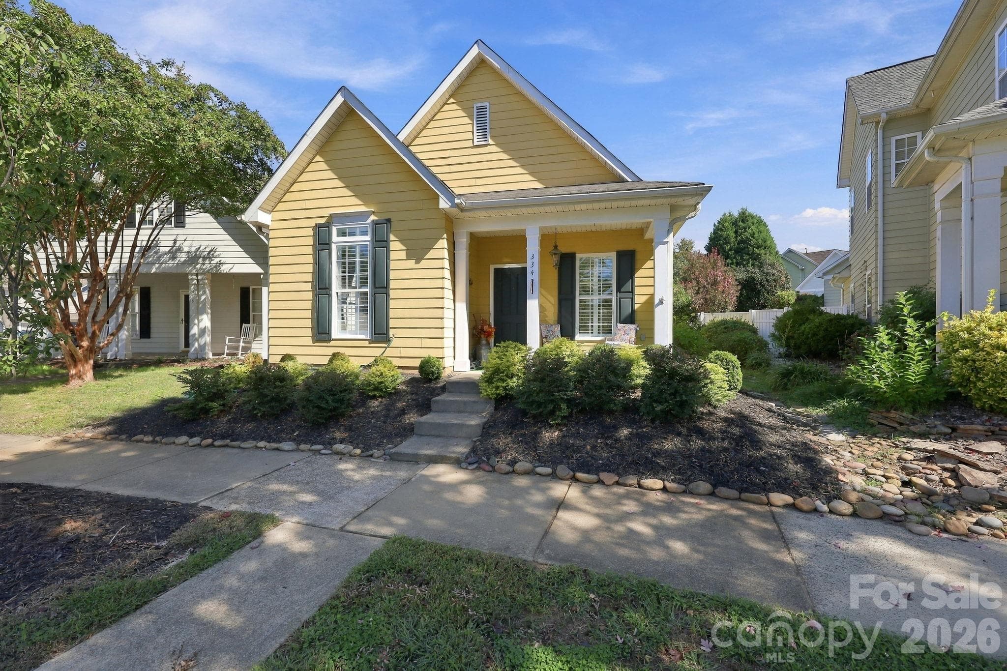 Single Family Residence at 334 Center Drive, Davidson, photo 2 of 35