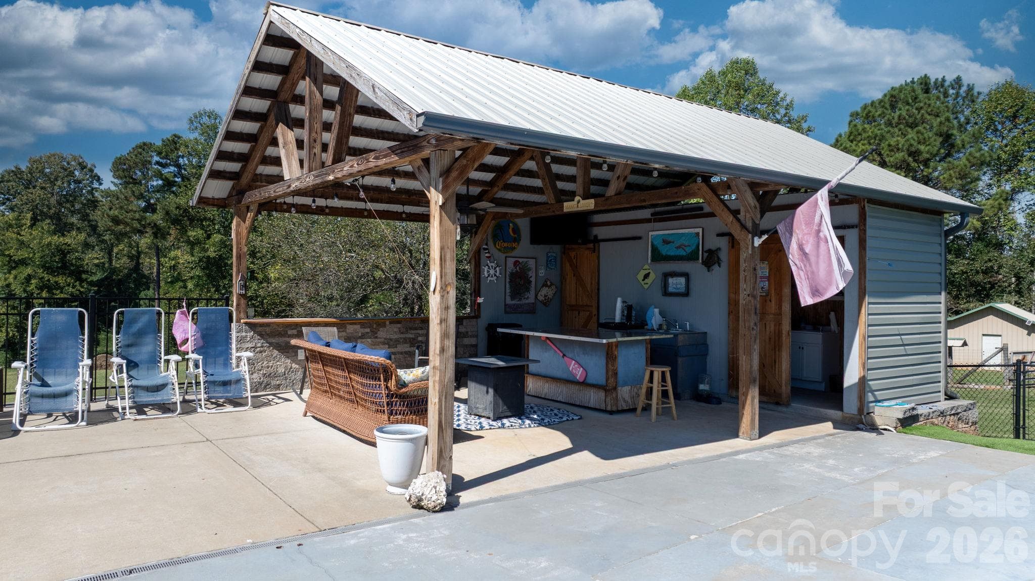 lots of space for entertaining, bathroom outfitted to a dog washing station as well - 7546 Long Island Road, Catawba