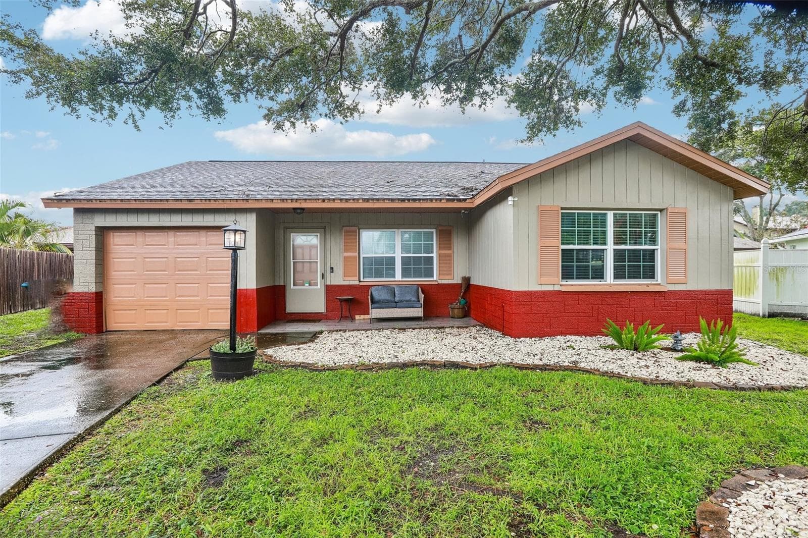 2310 LISTON CIR