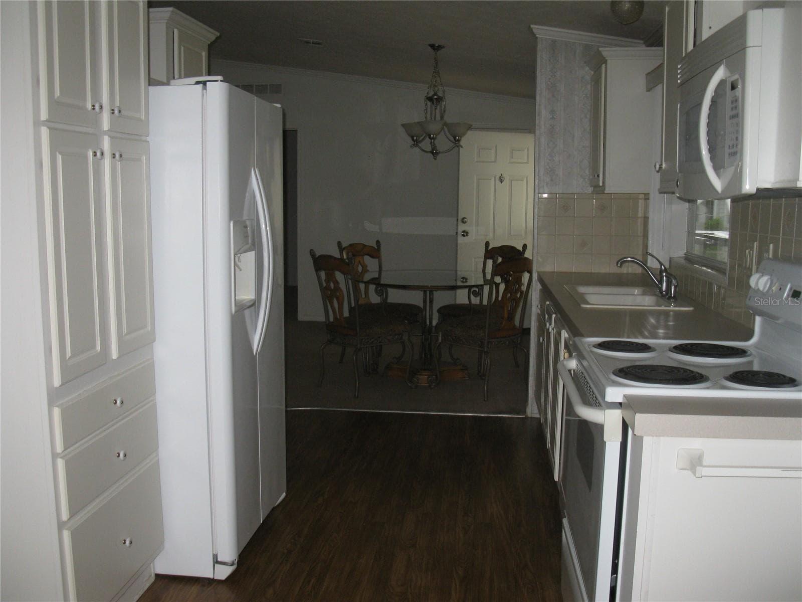 Kitchen - 212 YORK COTTAGE DR, HAINES CITY