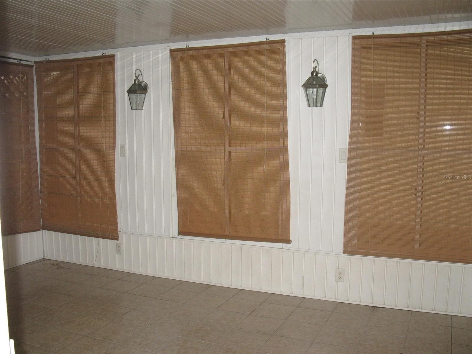 finished Florida Room - 212 YORK COTTAGE DR, HAINES CITY