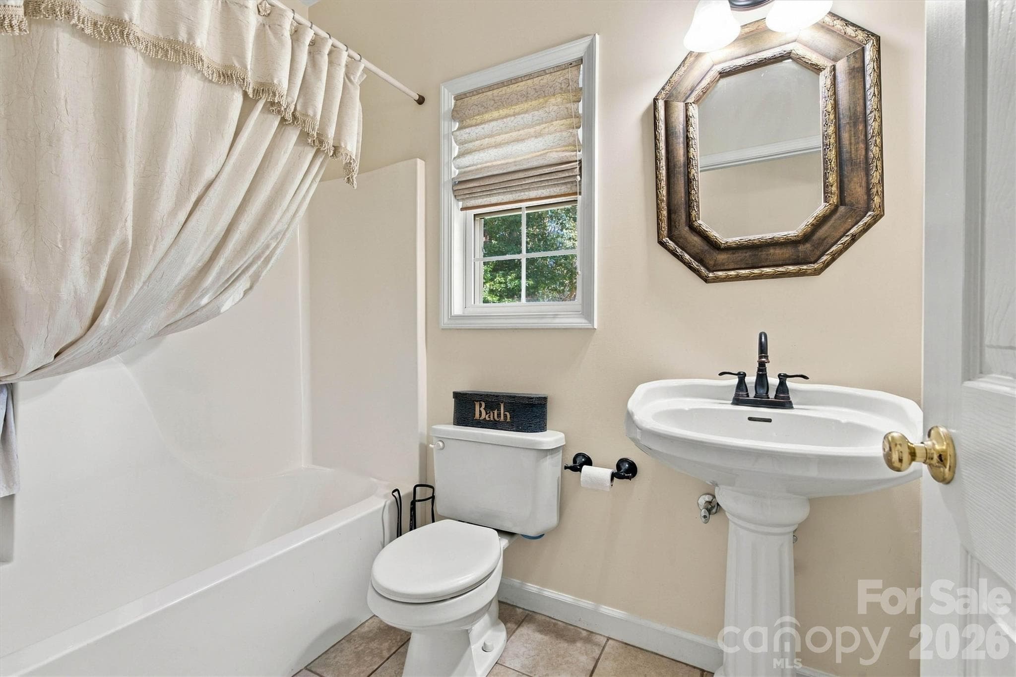 Single Family Residence at 4858 Elmhurst Drive NE, Hickory, photo 27 of 46