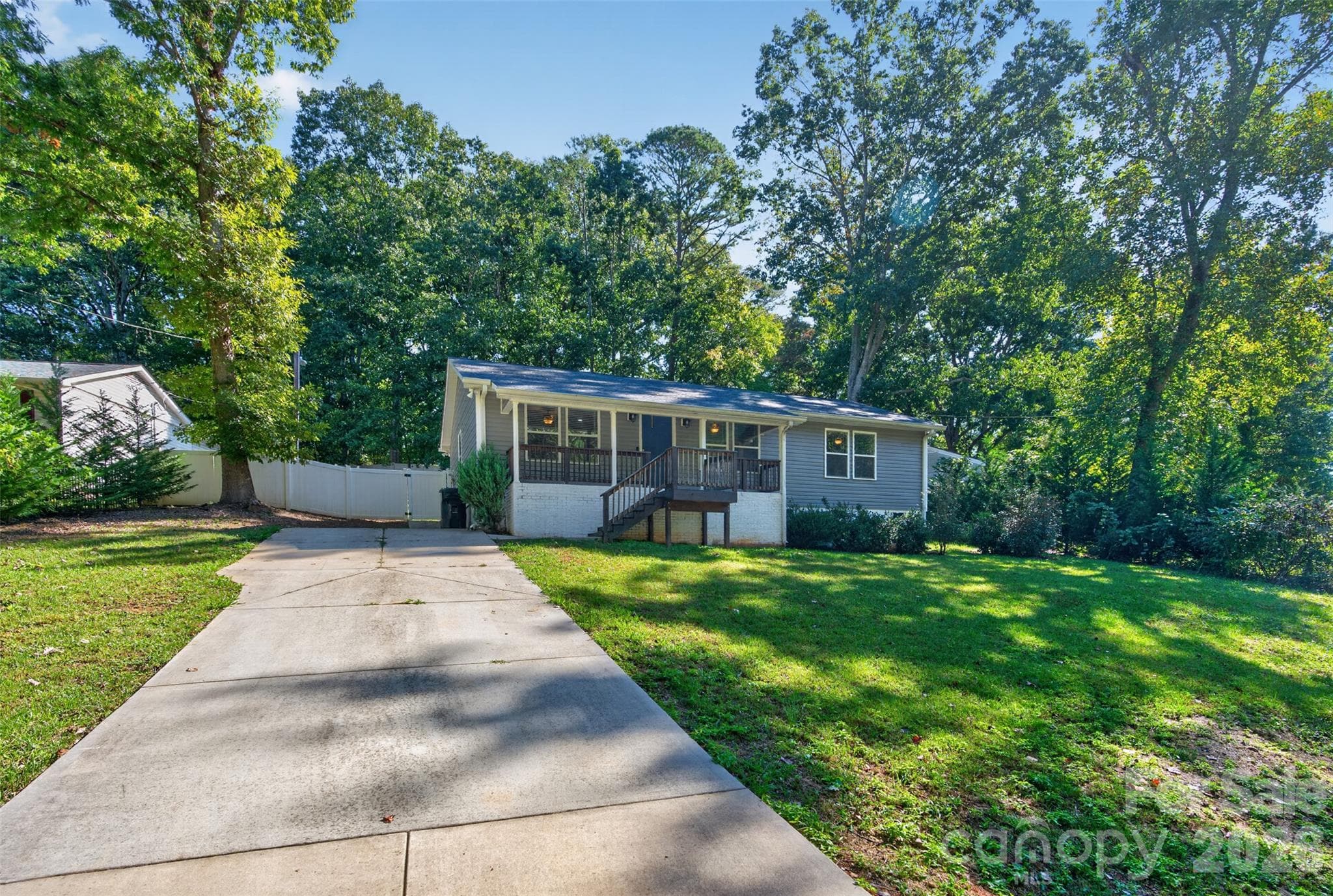 Single Family Residence at 3812 Branding Iron Drive, Gastonia, photo 3 of 32