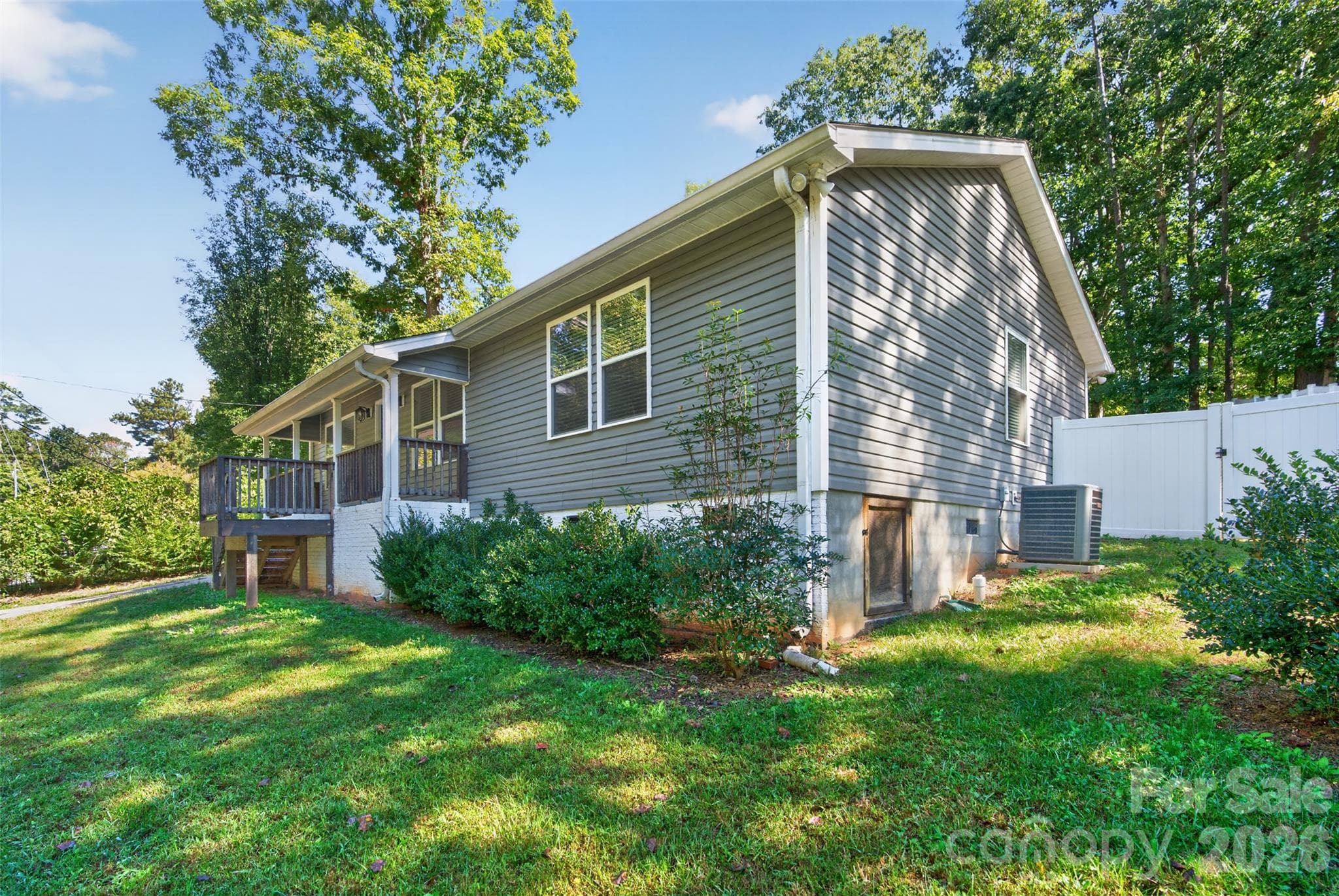 Single Family Residence at 3812 Branding Iron Drive, Gastonia, photo 5 of 32