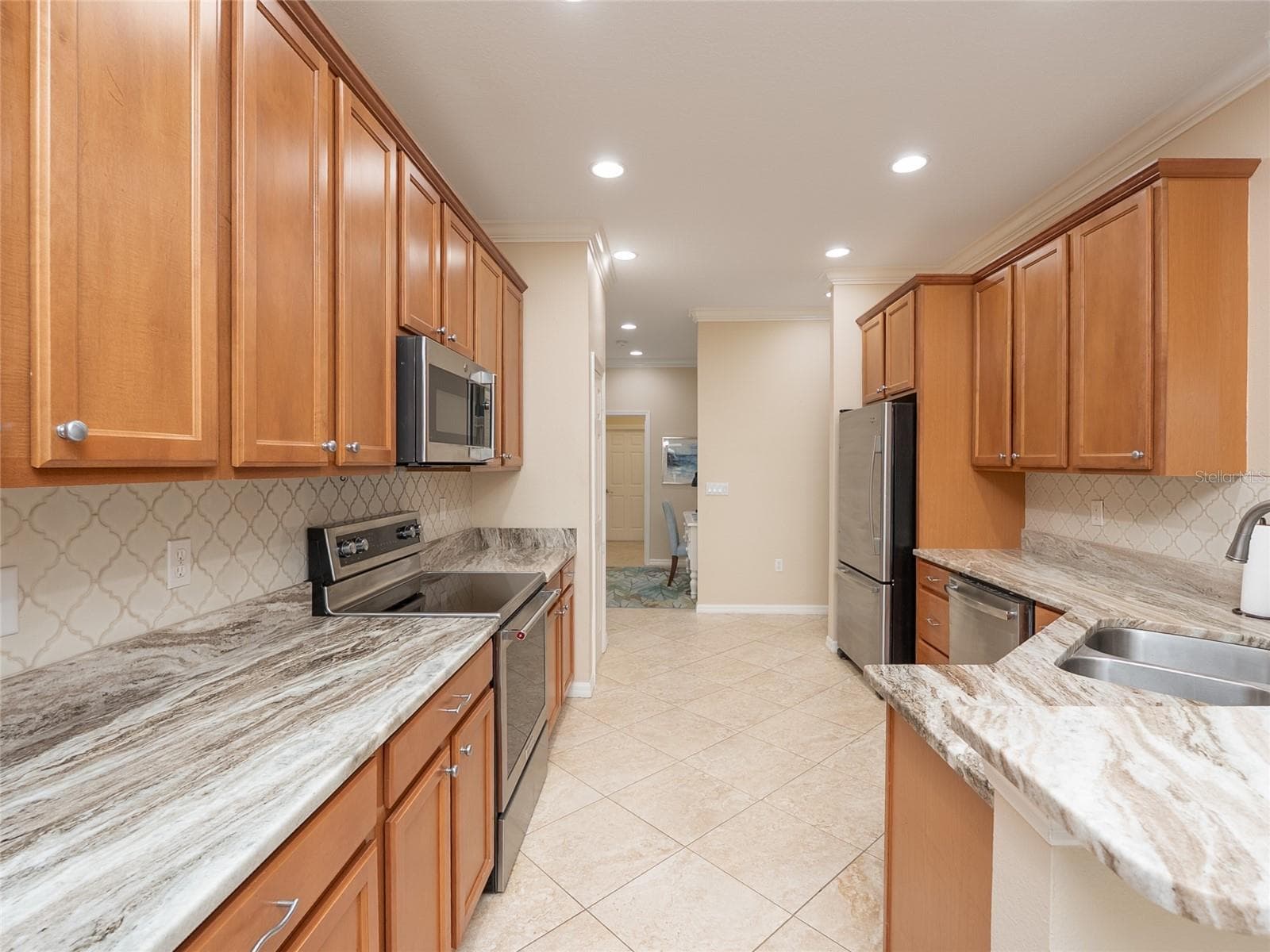 Single Family Residence at 872 CLEAR LAKE DR, ENGLEWOOD, photo 13 of 62